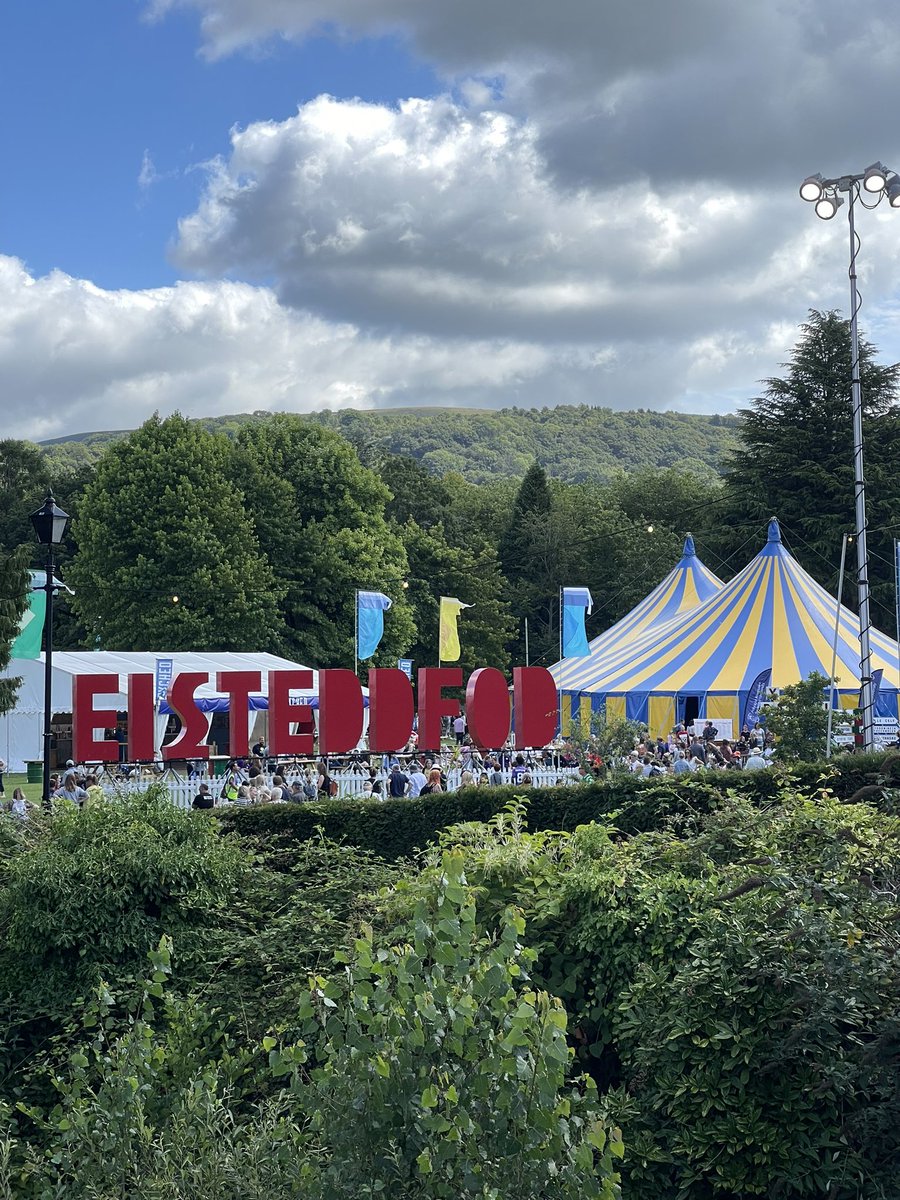 Yn yr Eisteddfod? Dewch draw! Mi fydd yr RSPB yma trwy’r wythnos a mae tîm Cri’r Gylfinir yma heddiw ac yforu! ☀️ 

At the Eisteddfod? Pop over! The RSPB are here all week and the CurlewLIFE team are here today and tomorrow ☀️ 

#Eisteddfod2024 #Cymru #Conservation