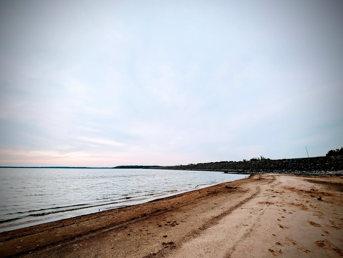 vintiga's tweet photo. Lake Side

#LakeSide #CarlyleLake #VisitIllinois #NoOneAround #Outside #WalkAbout #PhotographyIsArt #Photography #ColorEdit #Preset  #Pixel8 #Pixel8Pro #PixelPhotography #ShotOnPixel #GooglePixel https://t.co/OX2R6o35ZX