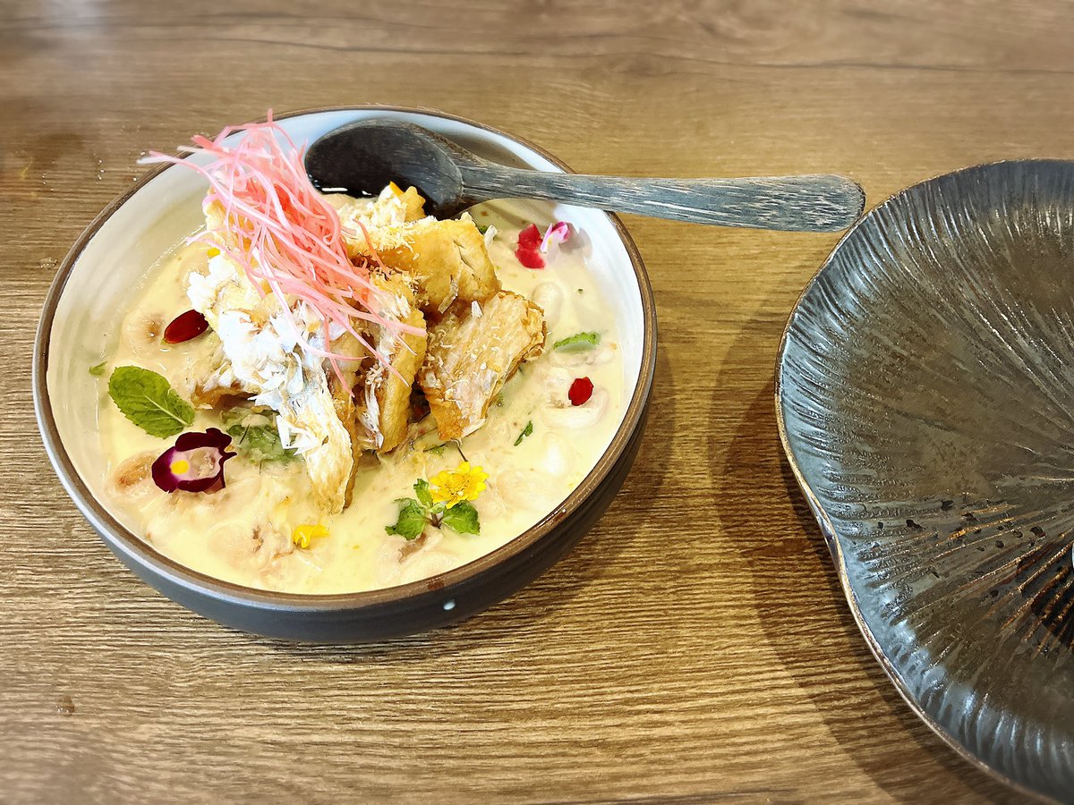 vegetables555's tweet photo. この前奇跡的にRarkの予約がとれた！！
ほんっっっっとにおいしかった！(語彙力)
みなさん絶賛されているわけがわかりました。ベビーチェアとかキッズカトラリーはないけど、子連れでもいけたよー！
でもほぼ全部辛いので食べるものないかな。コームヤーンはいけた⭕️
まじでみんな行ってほしい！！！ https://t.co/mhxDWM5iJe
