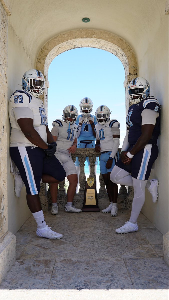 What is #GRIT ? The G stands GENUINE. Meaning be who you say you are, be authentic, be sincere and keep it 💯. This is the first core value we are looking for in future Seahawks. #SeahawkFast🦅💨