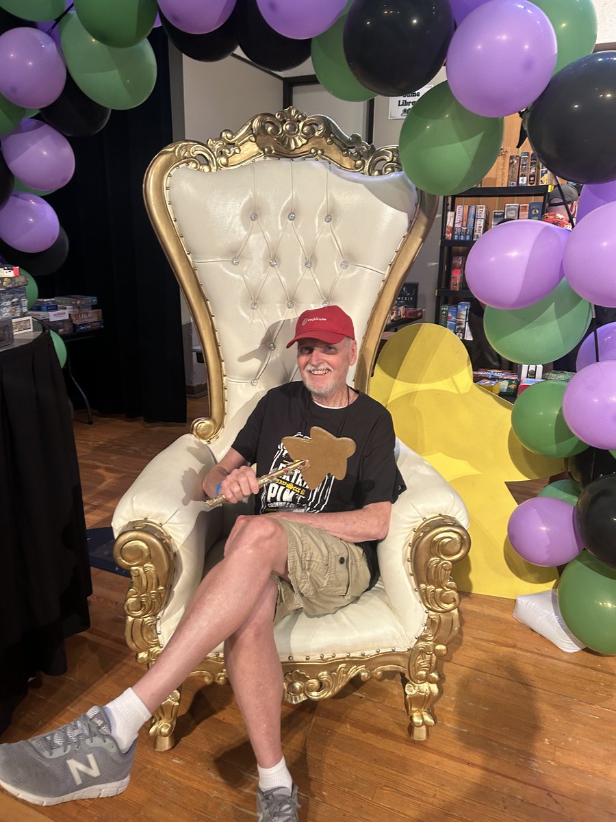 ExtraPintDallas's tweet image. Congrats to Karl Zuber for winning the inaugural “Geek Game Days” crokinole tournament! #crokinole