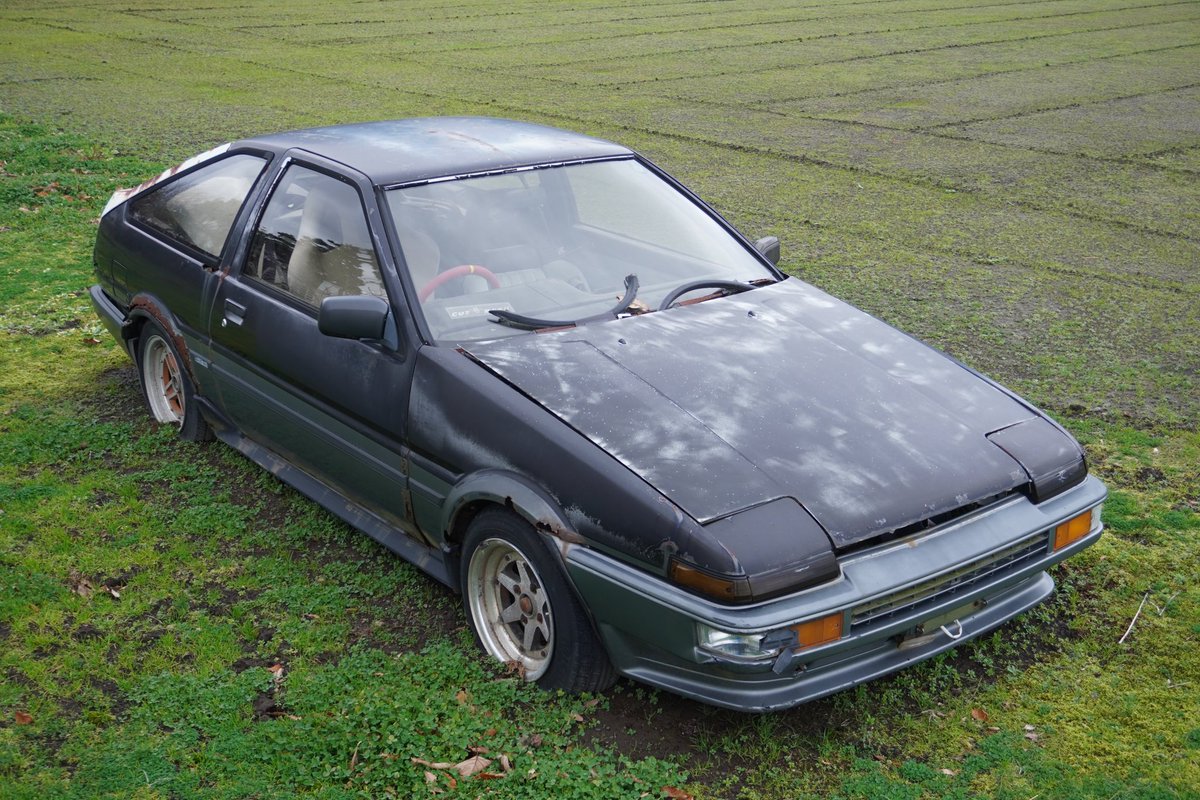 ハチロクの日 自分が見つけたAE86の草ヒロ