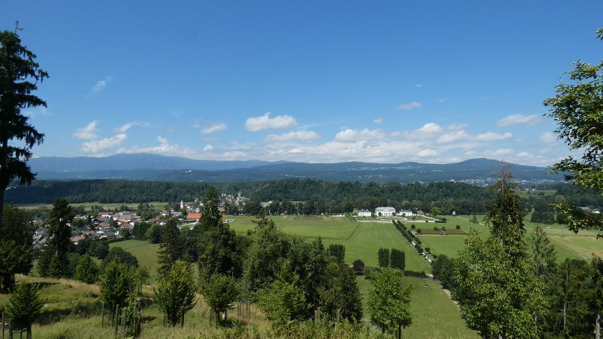 WWien10's tweet photo. Schwüle 27 Grad in #Rosegg in #Kärnten und reichlich #Sonnenschein https://t.co/Apsh0dj9wB
