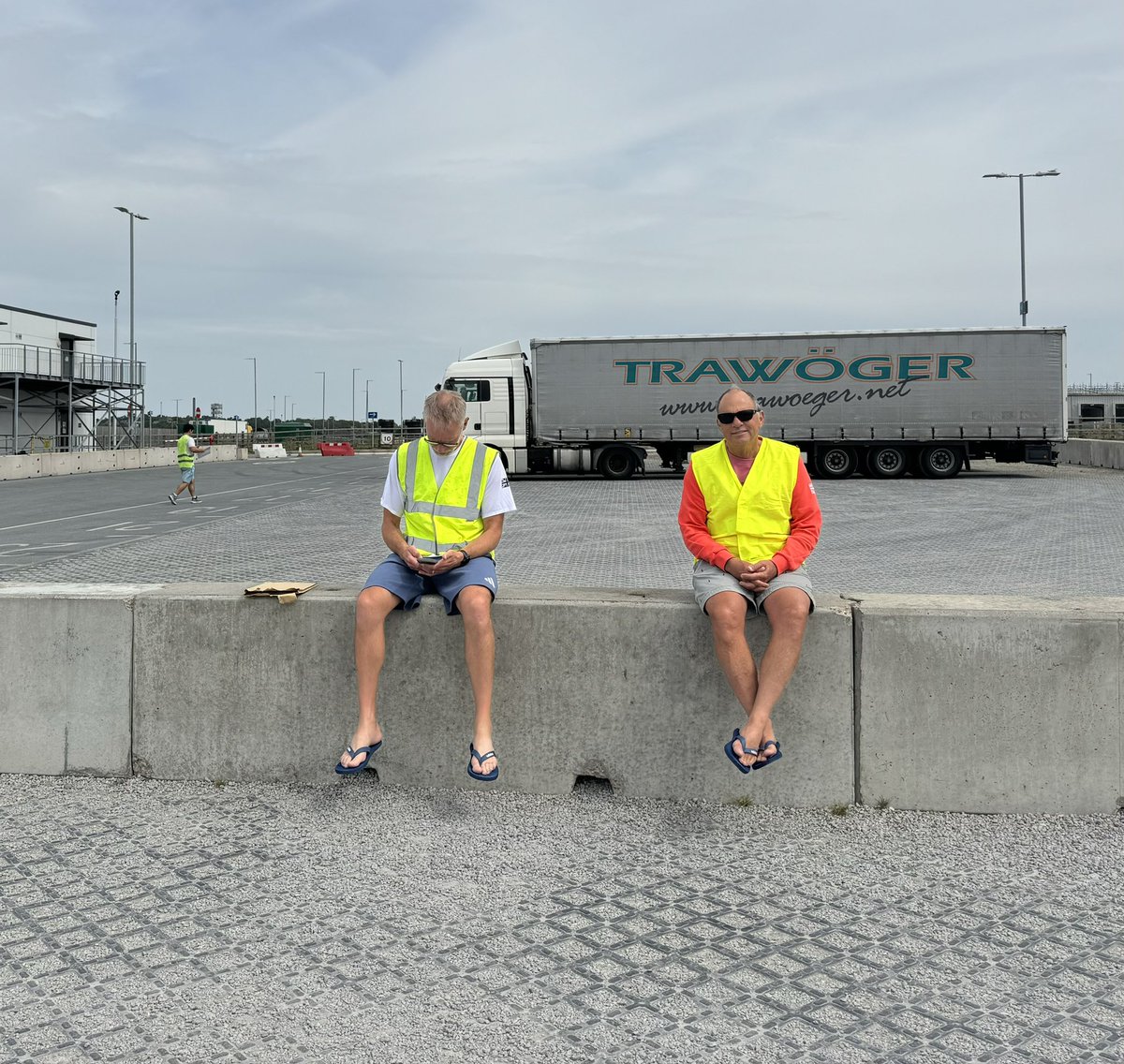 Two legends handling the carnets for the boats.