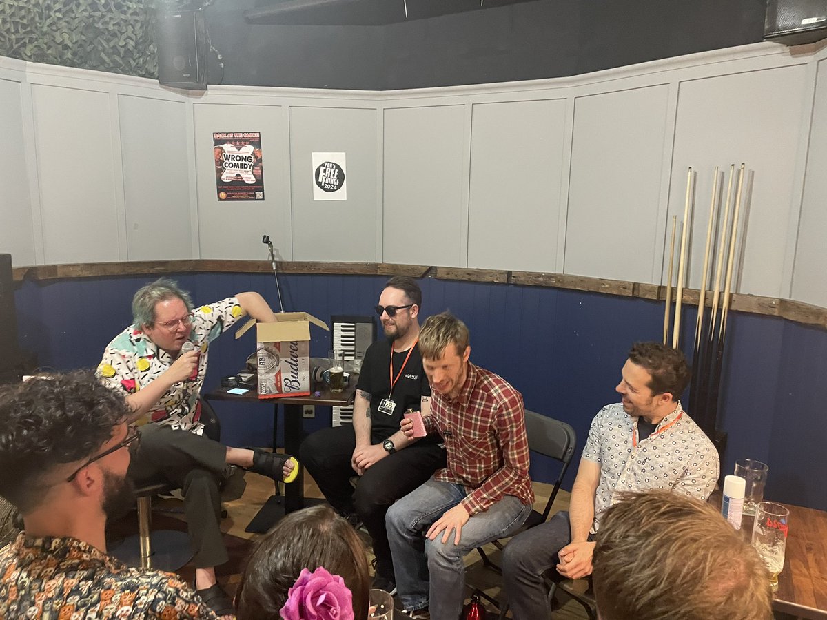 Finally got to see the whole of @FrizFrizzle’s What’s in the Box show today (missed the start before)
Such a fun time as ever and every show is different with different guests