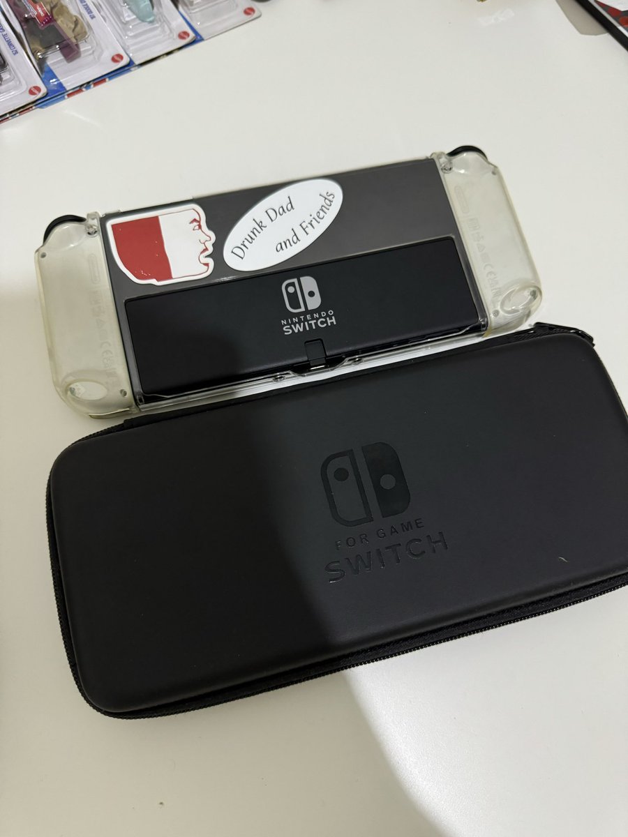 _kattenold's tweet photo. wts nintendo switch oled, details bisa dm aja #wts #nintendoswitch #jkt https://t.co/QPUkKYkrz0