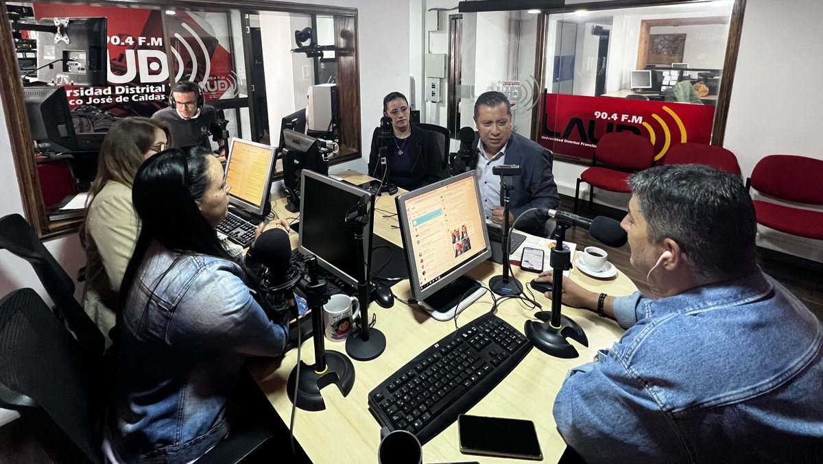 Hoy iniciamos la celebración de los #74Años <a href="/udistrital/">UniversidadDistrital</a> desde nuestra emisora <a href="/LaudEstereo/">LAUD ESTÉREO</a>. De esta manera, evocamos el pasado, evidenciamos el presente y proyectamos el futuro de la #UDeBogotá en su cumpleaños. 

¡Felicitaciones a toda la comunidad #UD!