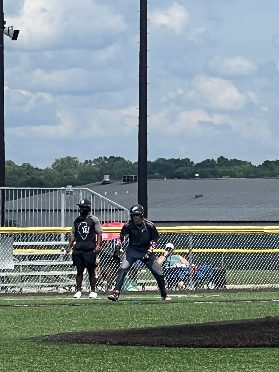 KadenSiltmanCF's tweet photo. Getting good secondaries in case of pass ball I can score. https://t.co/WPOu9PAk7o