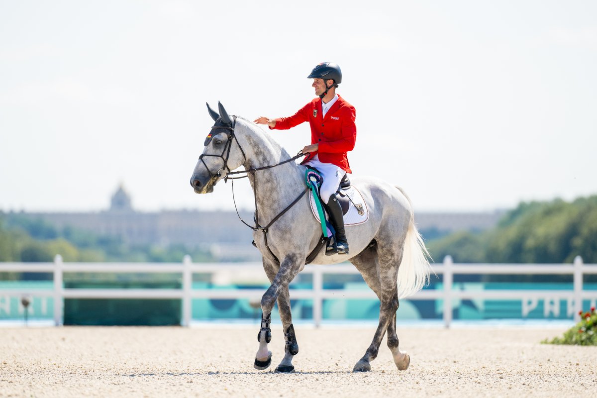FEI_Global's tweet photo. Today’s to-do list: win an Olympic gold medal. 🥇📋
Check(er)! ✅
Let’s hear it for our newly crowned Olympic #Jumping Individual champions, Christian Kukuk and Checker 47! 👑
📸 ©FEI/ Benjamin Clark
#ABondLikeNoOther #ASportLikeNoOther
#ChristianKukuk #Checker47 #Paris2024 #Olympics #OlympicFever #FEIJumping #Jumping @Paris2024 #Versailles #FEI #Equestrian #IndividualFInal #Gold #Winner @Olympics @FN_eV