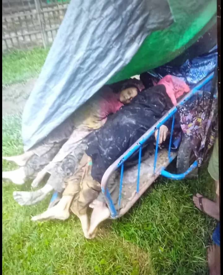 mahbubjohari's tweet photo. ####Breakingnews
In maungdaw's remaining Rohingya are under attack by #AA from yesterday. https://t.co/1GGXVKjnRC