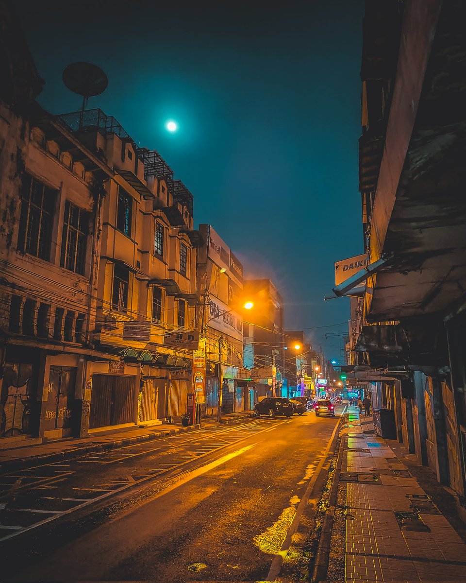 andika74's tweet photo. Will you be there ?
#streetphotography #streetfeat #street_photography #bandung #dailyphotography #cinematicphotography #streetmoment #toneception #Indonesia_photography #yourshotphotographer https://t.co/S0ADhm9QH1