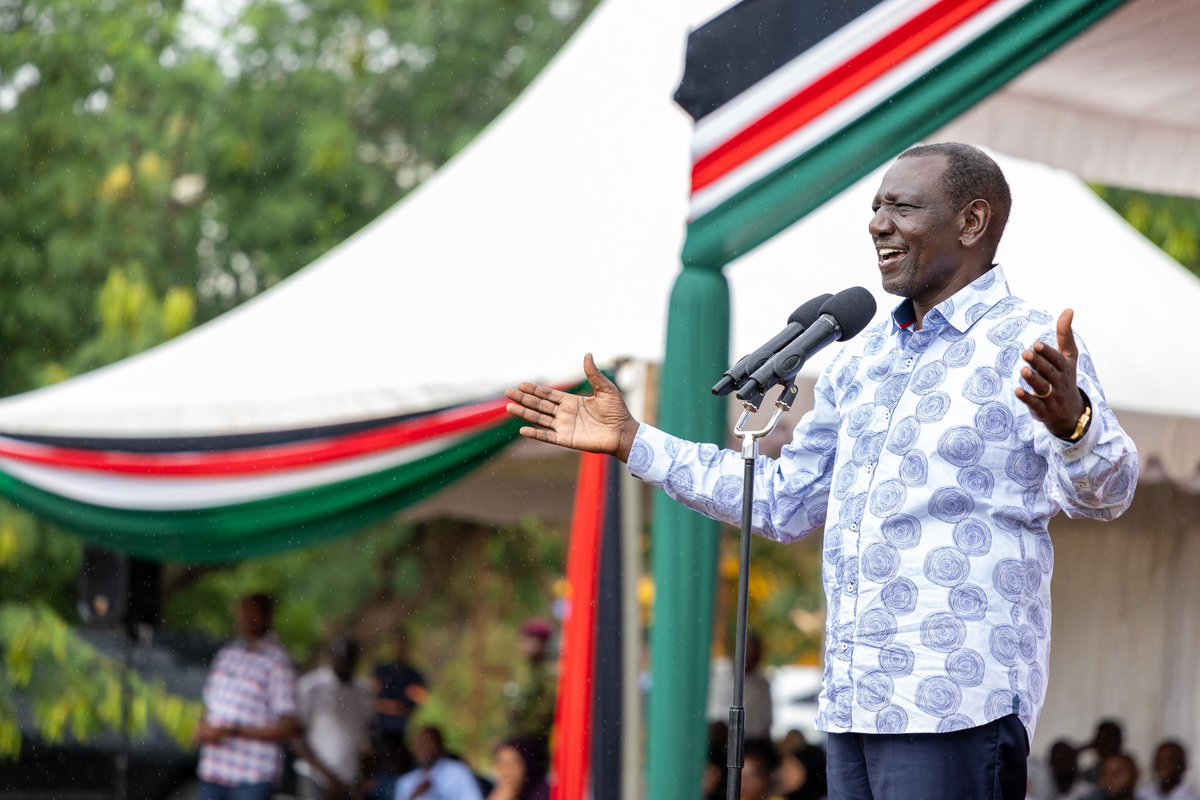 SalmaFeli1's tweet photo. Who do you think will win 2027 ELECTIONS??
RETWET 🔁 FOR RUTO
LIKE ❤️FOR OMTATAH
#RutoMustGo #NaneNane #obiri #Faithkipyegon #Eldoret Express #Sifan hassan #Kasmuel #Millie Odhiambo #KiambuRoad #Mary moraa #RealMadrid #Mistakenly #DevaraSecondSingle #OlympicGames #Paris2024 https://t.co/rJqQhOdBoL