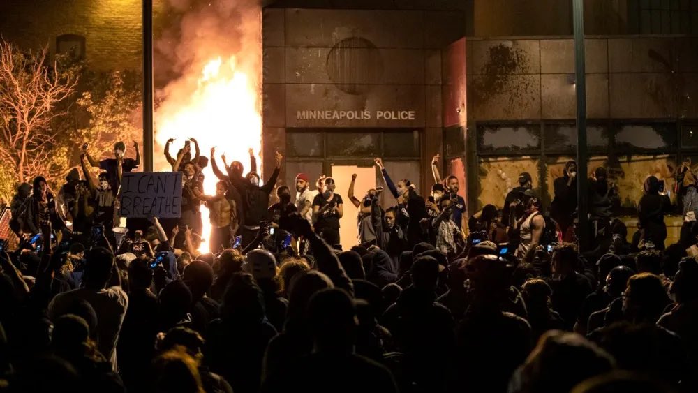 MattWalshBlog's tweet image. This is the image that defines Tim Walz. During the Floyd riots, he allowed a mob of thugs to burn a police station to the ground right in the middle of Minneapolis. Everything you need to know about him can be seen here. A thousand words, as they say.