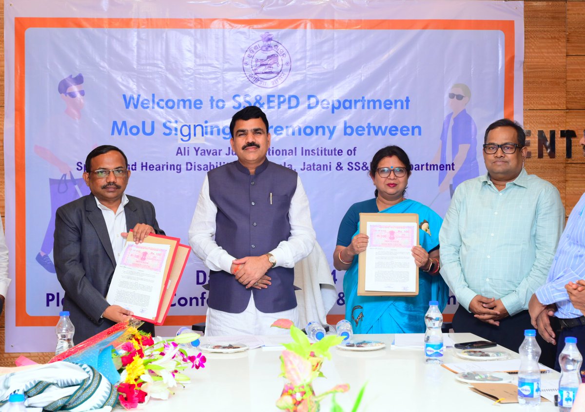 SSEPD2's tweet photo. Signing of MoU with Ali Yavar Jung National Institute of Speech and Hearing Disabilities (AYJNISHD-D) in the esteemed presence of Hon'ble Minister, Principal Secretary and Director, SSEPD Department to promote sign language across Odisha. @CMO_Odisha
 @NityanandaBJP @BPSethi https://t.co/Af1sCgPZvd