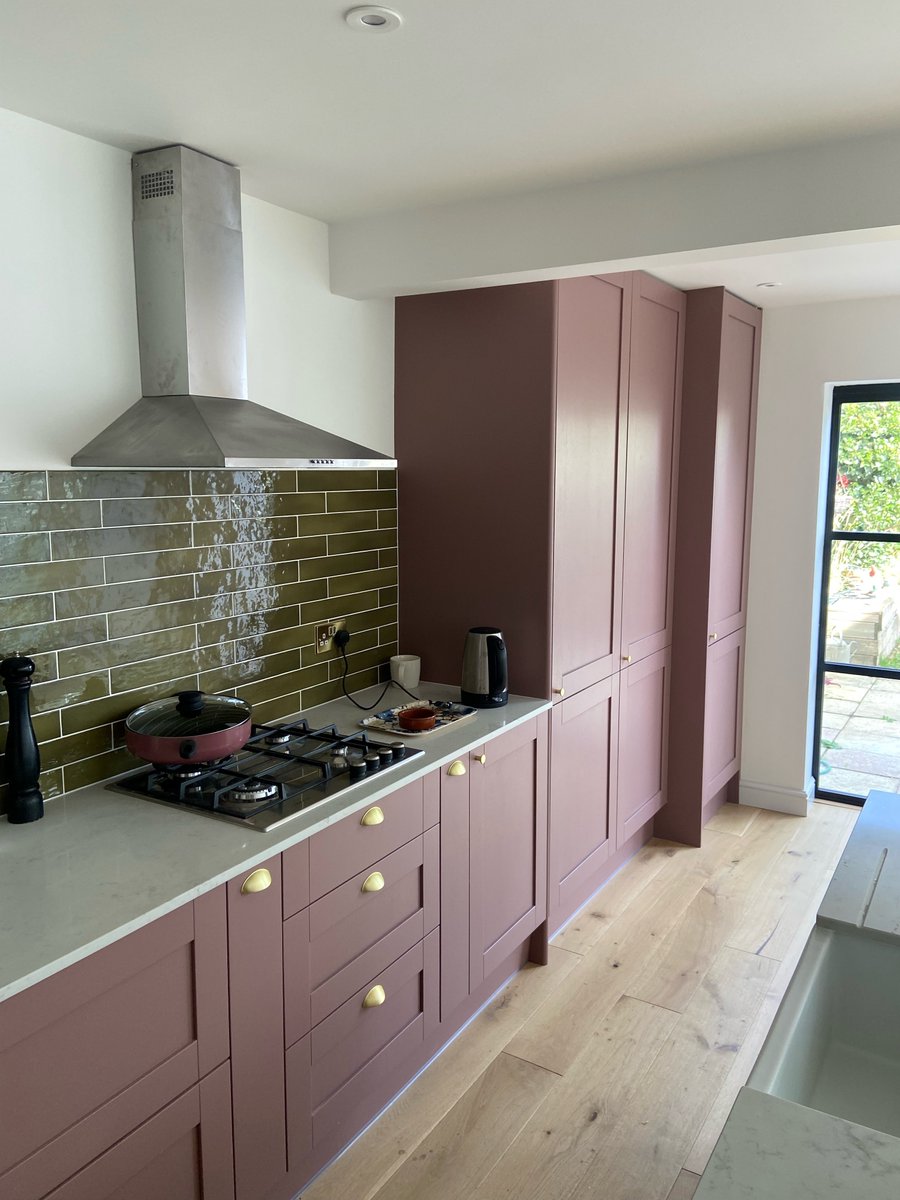 ColourPaul's tweet photo. Howdens sale starts next month... don't compromise on colour! We can professionally spray paint your new kitchen prior to fitting. 100,000+ colours! Every #Howdens branch in #Sussex has a door sprayed by us. Here's a few we've sprayed #NewKitchen #SprayPaint #Kitchen #Bespoke https://t.co/mS2wZEe6gH