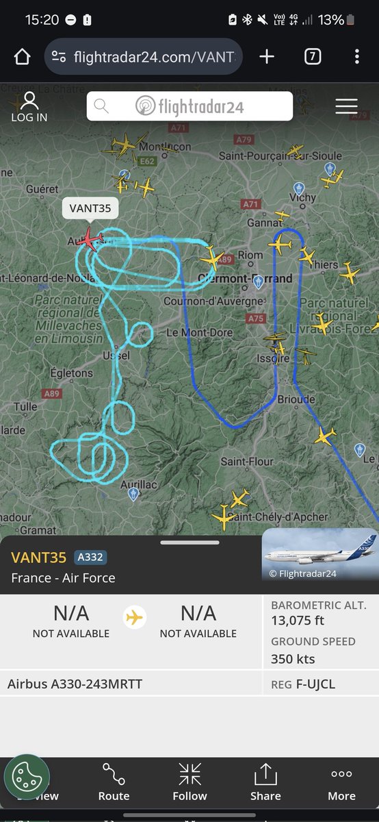 GuillaumeDutil's tweet photo. Il est bourré le pilote de Air Force ? @flightradar24 https://t.co/P5Uj1VEc9f