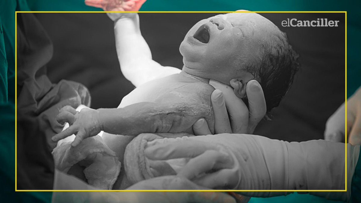elcancillercom's tweet photo. [SOCIEDAD] Tuvieron un bebé y no lo quisieron vacunar: los médicos que estuvieron en el parto denunciaron a los padres y la Justicia les ordenó aplicarle todas las dosis del calendario obligatorio para proteger "un interés social". https://t.co/rehaNgP7Mn