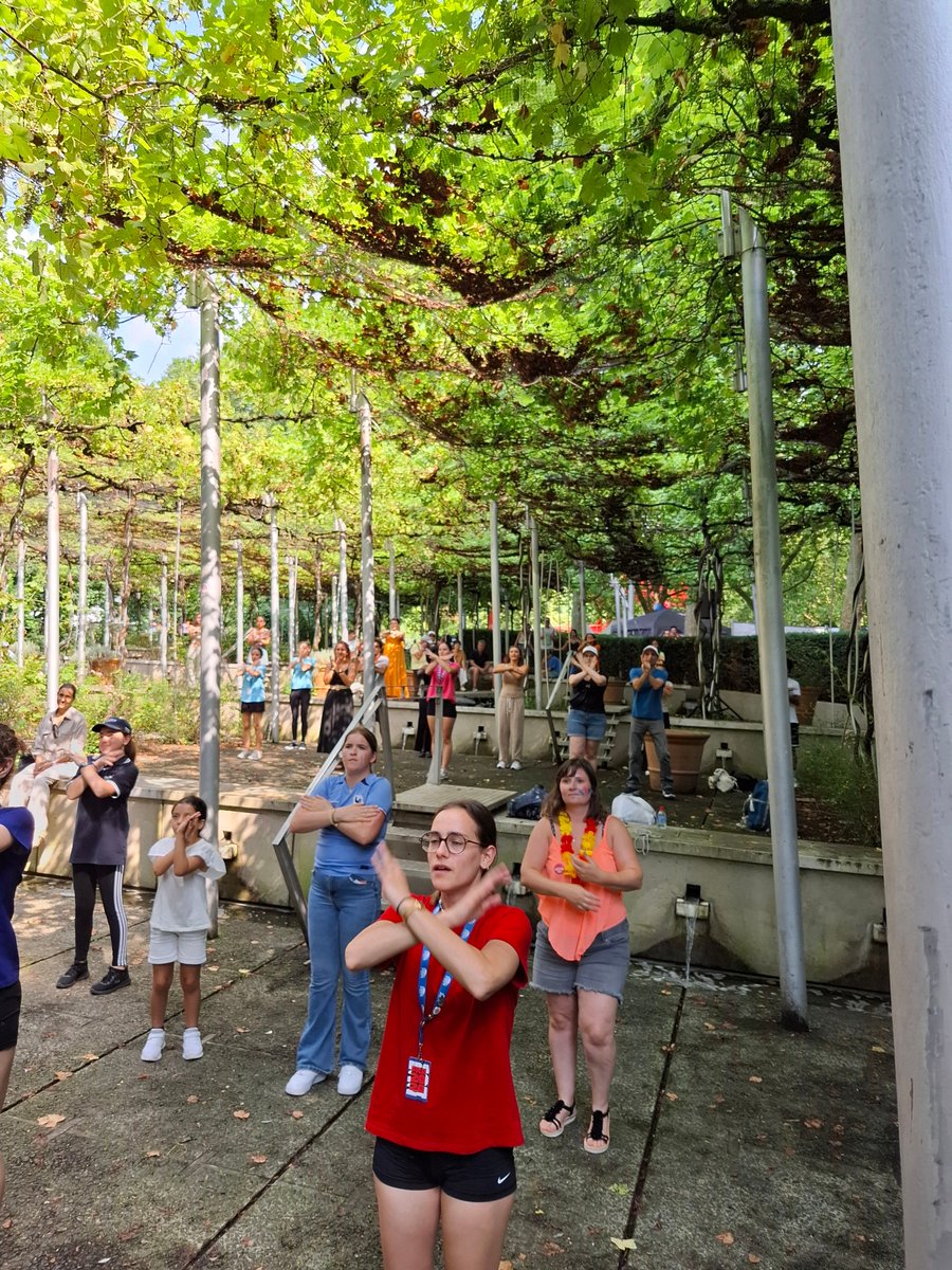 La troupe étudiante #UDanse présente au Club France <a href="/FranceOlympique/">FranceOlympique</a>  afin d’initier le grand public à la #dansedesjeux pendant 3 jours !!! La <a href="/FFSportU/">FFSU</a>  se mobilise et permet aux étudiants de devenir véritables acteurs des Jeux !! 👏👏 et merci !!!