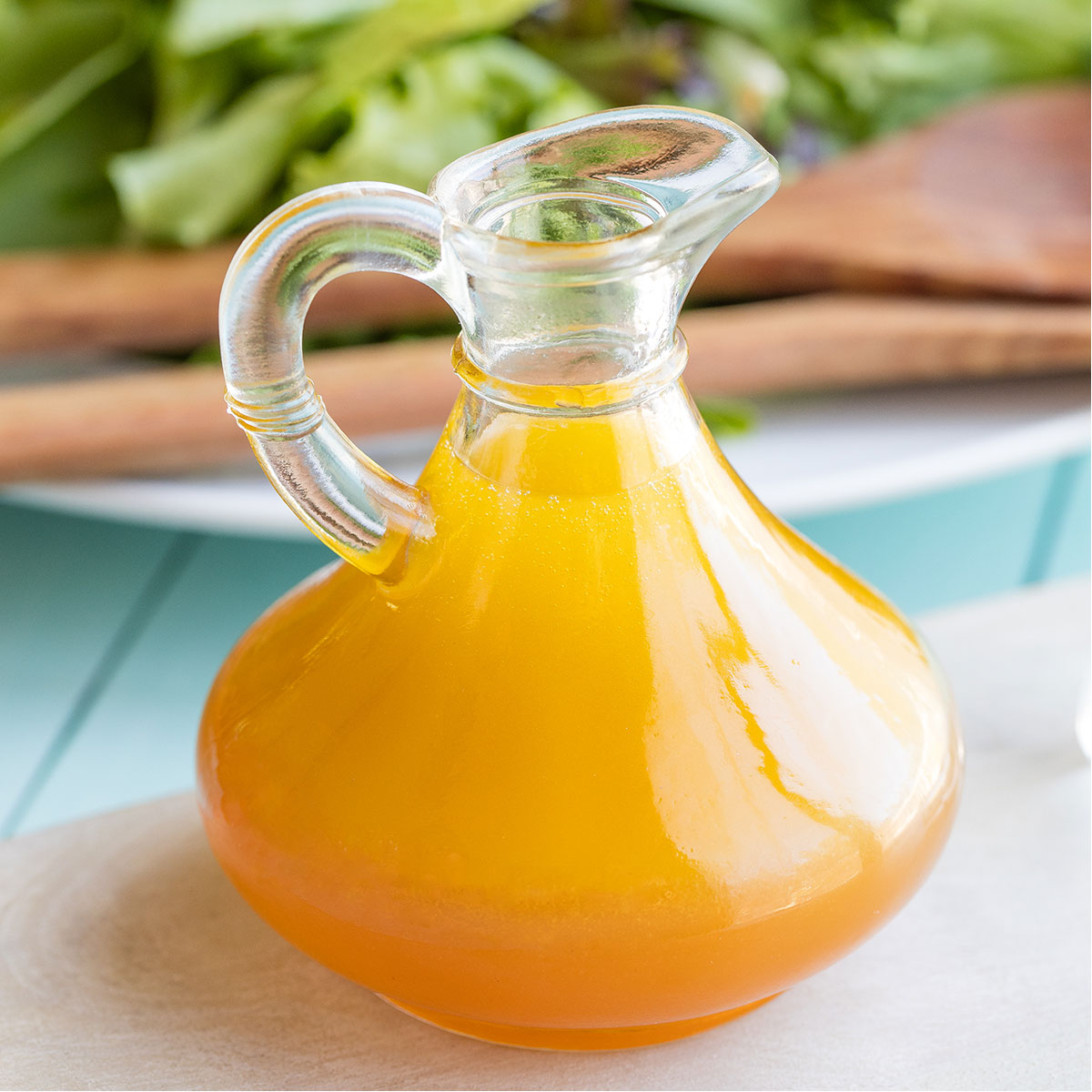 This White Balsamic Vinaigrette is the perfect salad dressing for when you don't want a "regular" brown balsamic dressing to muddy the pretty colors of your salad. It's lightly tangy-sweet and easy to make in just 3 minutes! twohealthykitchens.com/white-balsamic… via <a href="/twohealthykitch/">Two Healthy Kitchens</a>