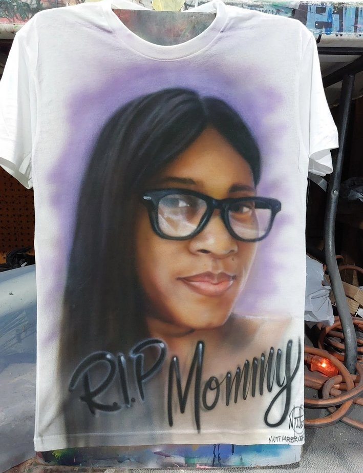 philly_airbrush's tweet photo. Airbrush Portrait T Shirt by Bryon "Mutt" Wackwitz @mutt_airbrush Mutt Airbrush Philadelphia PA @thatguymutt #airbrush #airbrushdesigns #philly #bryon_wackwitz #customairbrush #handmade #artcommunity #localart #portrait #art @TheArtistMutt #airbrushapperal #RIP #whitetee #mommy https://t.co/OWNOF44Smf