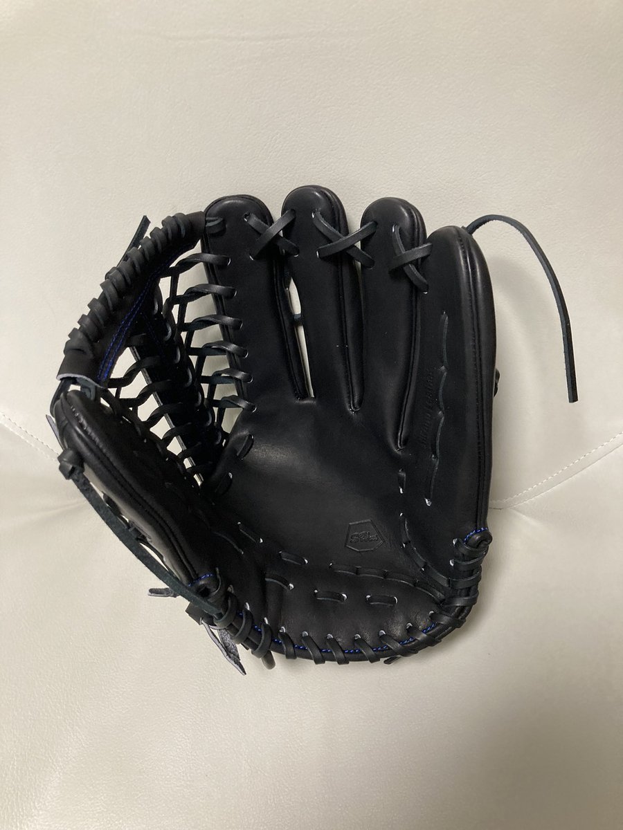 SHmi_mi_craft's tweet photo. 岡山県の会社ですが
福岡のヤングリーグの選手からオーダーいただきました！
ヤングリーグの選手は限定価格で販売させていただいております！

#SHmi#女子野球#野球#グラブ#グローブ#エスエイチミー#ヤングリーグ https://t.co/GhOnnk69KF