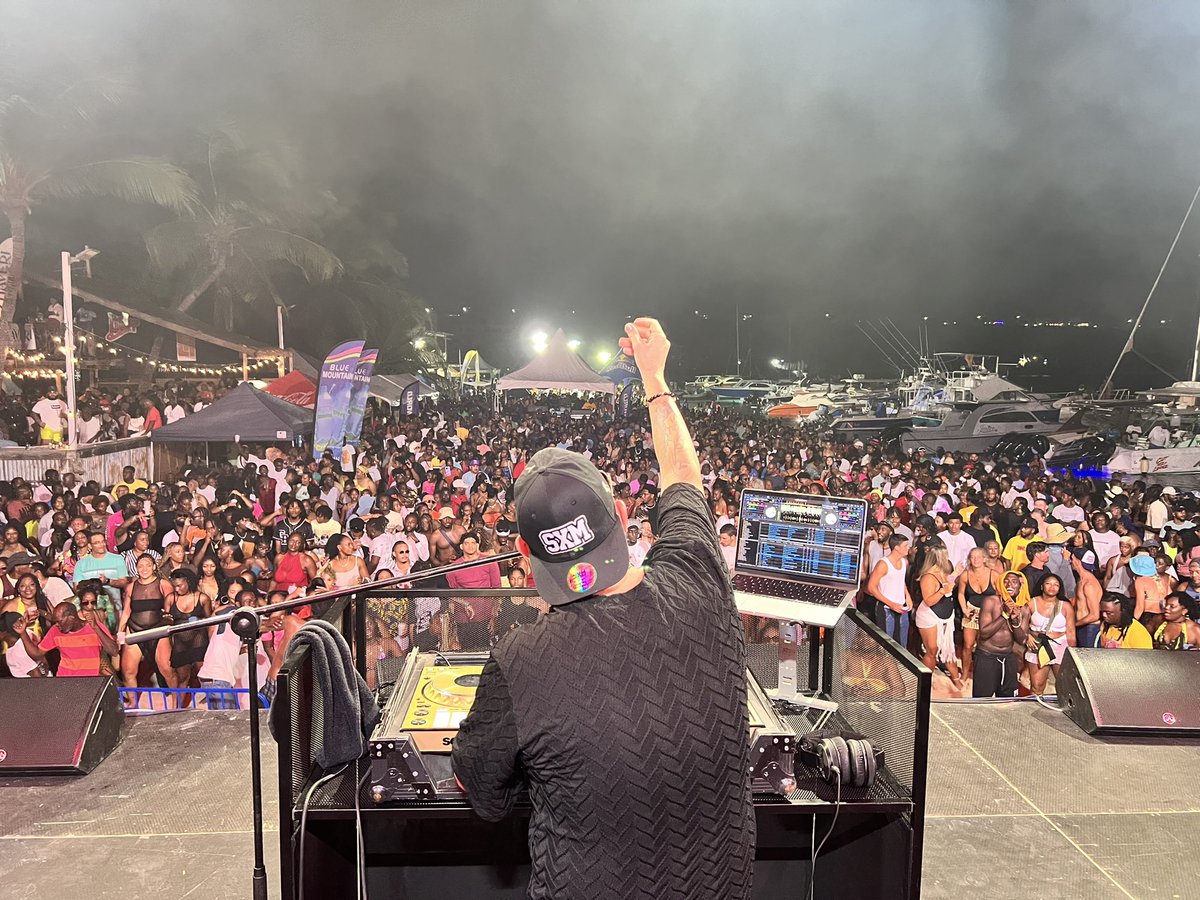 DjOutkast101's tweet photo. Anguilla! 🇦🇮🇦🇮🇦🇮

August Monday!! 🔥🔥

Thank you for having me! 🙏🏻

#thecutcreatordjoutkast #thecutcreator #djoutkast #shadyvilledjs #stmaarten #sintmaarten #music #entertainment #dj #djing #scratch #scratching #pioneerdj #serato #anguilla #augustmonday #anguillasummerfestival https://t.co/bPH157FcfO