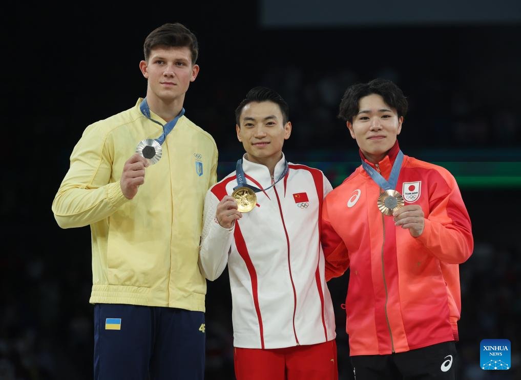Chinaembmanila's tweet image. Good news alert!
Defending champion Zou Jingyuan triumphed over a shoulder injury to claim the men’s #parallelbars title, securing China’s second #Gymnastics gold medal at #ParisOlympics.