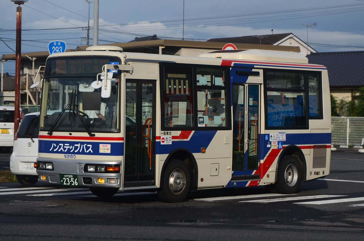 茨城交通
水戸200か1528  大宮
KK-MJ26HF改 名鉄バス 0112

水戸200か2356  大宮
PA-ME17DF 阪東自動車 289

ようやく撮影できた車
次は1550と2289を…