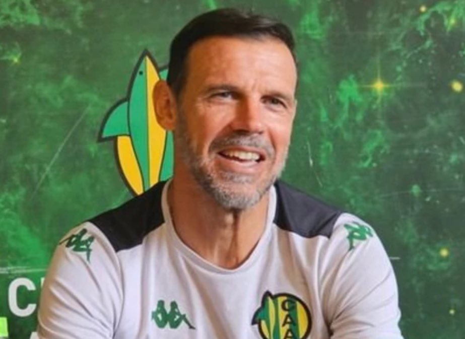 #Deportivo7a0 | PRIMICIA |

#GELP #CGE #Aldosivi 🐺 🦈🔥 ☎️ Marcelo Gauna, Gerente de Fútbol, tuvo un primer acercamiento con Andrés Yllana, que sería el elegido para reemplazar a Marcelo Mendez luego del partido con River.
El Chueco tiene contrato vigente con <a href="/clubaldosivi/">Club Atl. Aldosivi</a>