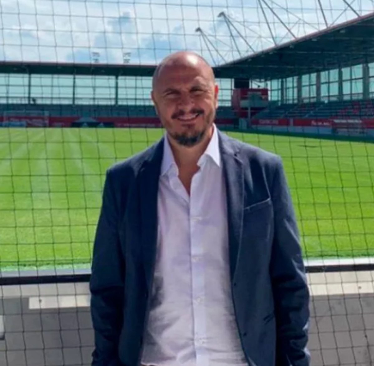 7a0_Radio tweet media