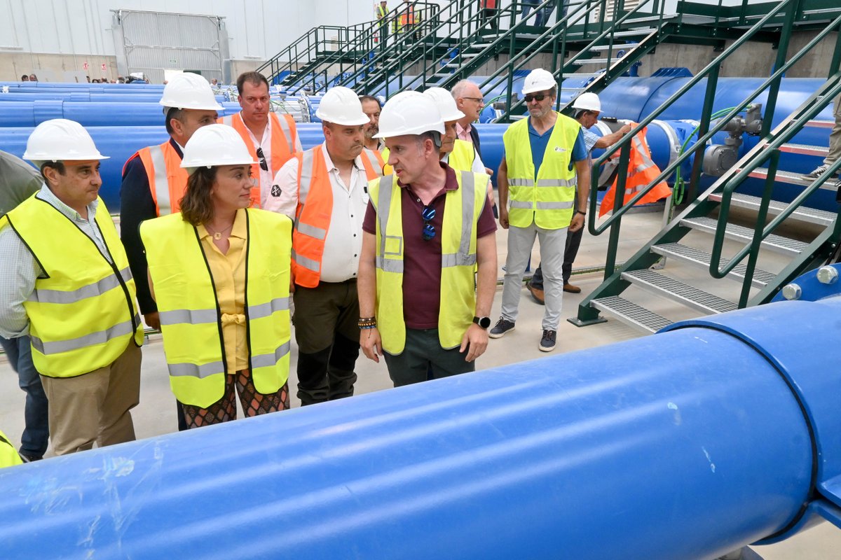 Junta de Castilla y León (@jcyl) on Twitter photo 💧#León modernizará más de 49.000 hectáreas de regadío para mejorar su competitividad con una inversión superior a 90 M€
<a href="/MariaGlezCorral/">Maria González Corral</a> visita los trabajos de renovación en el Canal Alto de Villares, uno de los impulsados por <a href="/jcyl/">Junta de Castilla y León</a>
comunicacion.jcyl.es/web/jcyl/Comun… 💧#León modernizará más de 49.000 hectáreas de regadío para mejorar su competitividad con una inversión superior a 90 M€
<a href="/MariaGlezCorral/">Maria González Corral</a> visita los trabajos de renovación en el Canal Alto de Villares, uno de los impulsados por <a href="/jcyl/">Junta de Castilla y León</a>
comunicacion.jcyl.es/web/jcyl/Comun…