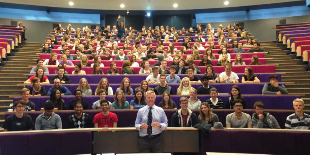 #FlashbackFriday to a memorable moment in 2014 at a 'meet the new Dean' event where students first got to know Prof Malcolm Reed.

Now, having retired from his role at BSMS, Prof Reed shares his reflections on his time as Dean. #BSMS20
Read the interview 📲bit.ly/3WLzhuP