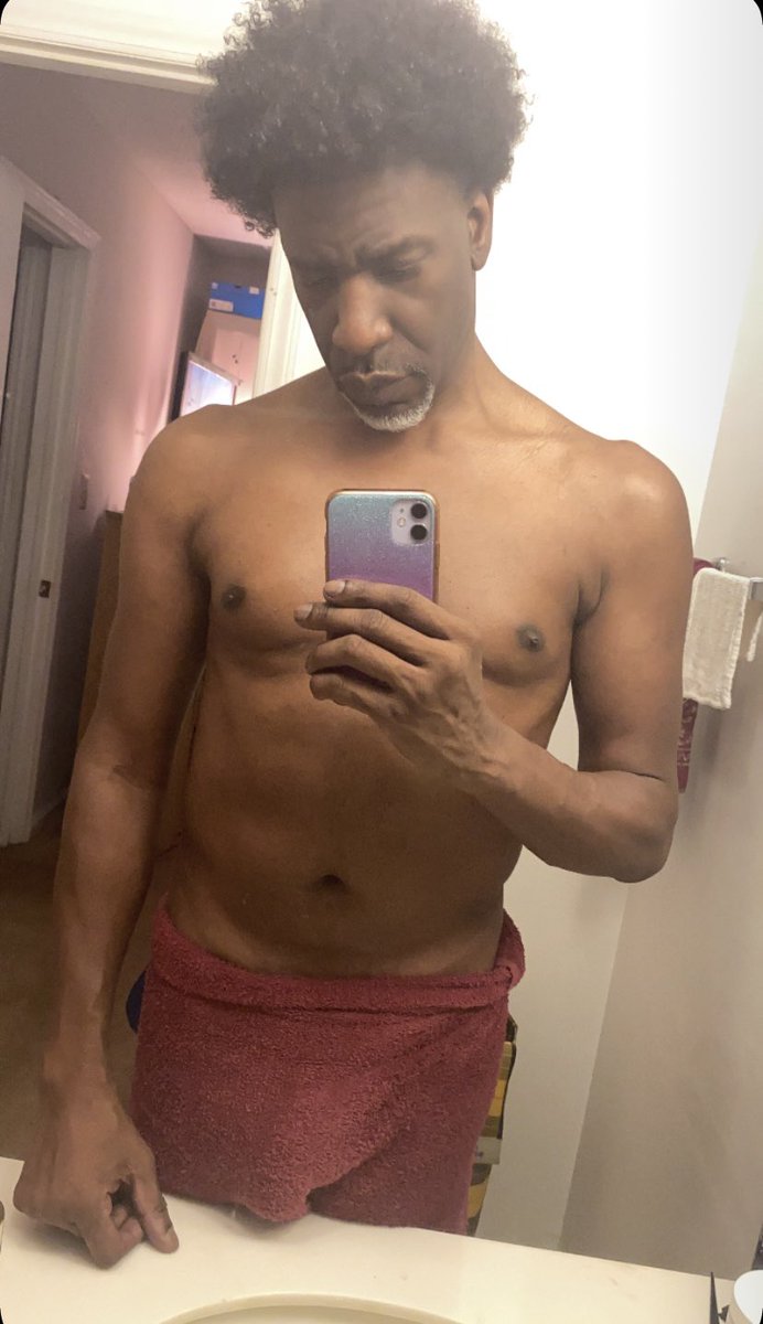 chocolateonme's tweet photo. What’s good this A.M. 🍫
#daddy #dryme #love #king https://t.co/TRWgQ74dBL