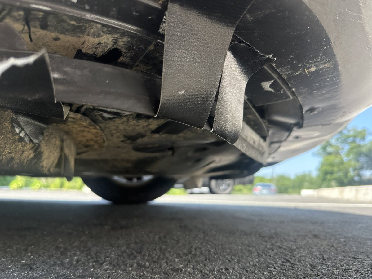 doritcarr's tweet photo. @Budget Do you generally rent out cars that are duct taped together? Or is this a special service? https://t.co/KGrjdmVeav