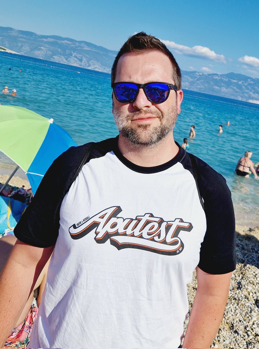 bobbytheretro's tweet photo. Nyaralás alatt is pereg az #aputest 😎 https://t.co/l3LLIs0jlI