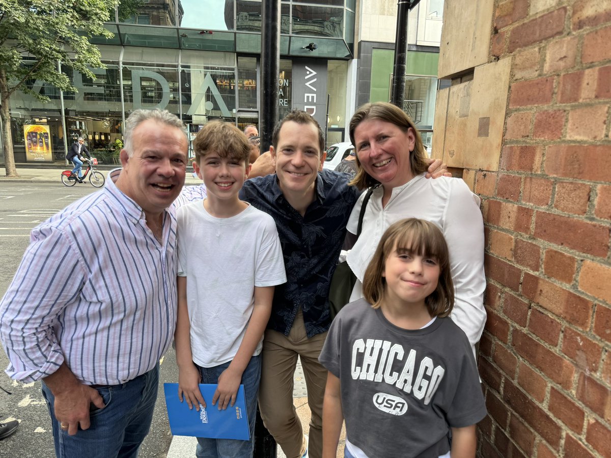 Head_WHS's tweet photo. Amazing performance by my old @PriorPark friend Gabriel Vick as Mrs Doubtfire. Bursting with pride! What a fantastic show. https://t.co/rG3sGmYF5X