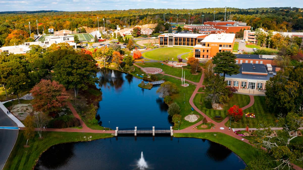 The application for admission has opened for Fall 2025.  If you are a 2025 recruit and interested in becoming a Gull next fall apply below ⬇️

Application Link ➡️ apply.endicott.edu/apply/?_gl=1*1…

Recruiting Questionnaire➡️ ecgulls.com/sports/fball/r…

#BeachBall 🏈🐦🏖️#BeachVib24☀️🌊