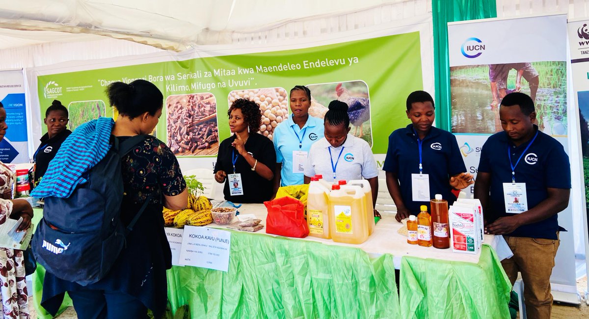 IUCNTanzania's tweet photo. We are in #Morogoro supporting #Farmers from Ihemi & Kilombero clusters of #SUSTAINPro project on their #NaneNane Exhibitions!
Beyond exhibitions, this is a growth & networking opportunity + gaining new skills and technologies for #SustainableFarming in the region🌾
@SAGCOT https://t.co/efX77qXC7U