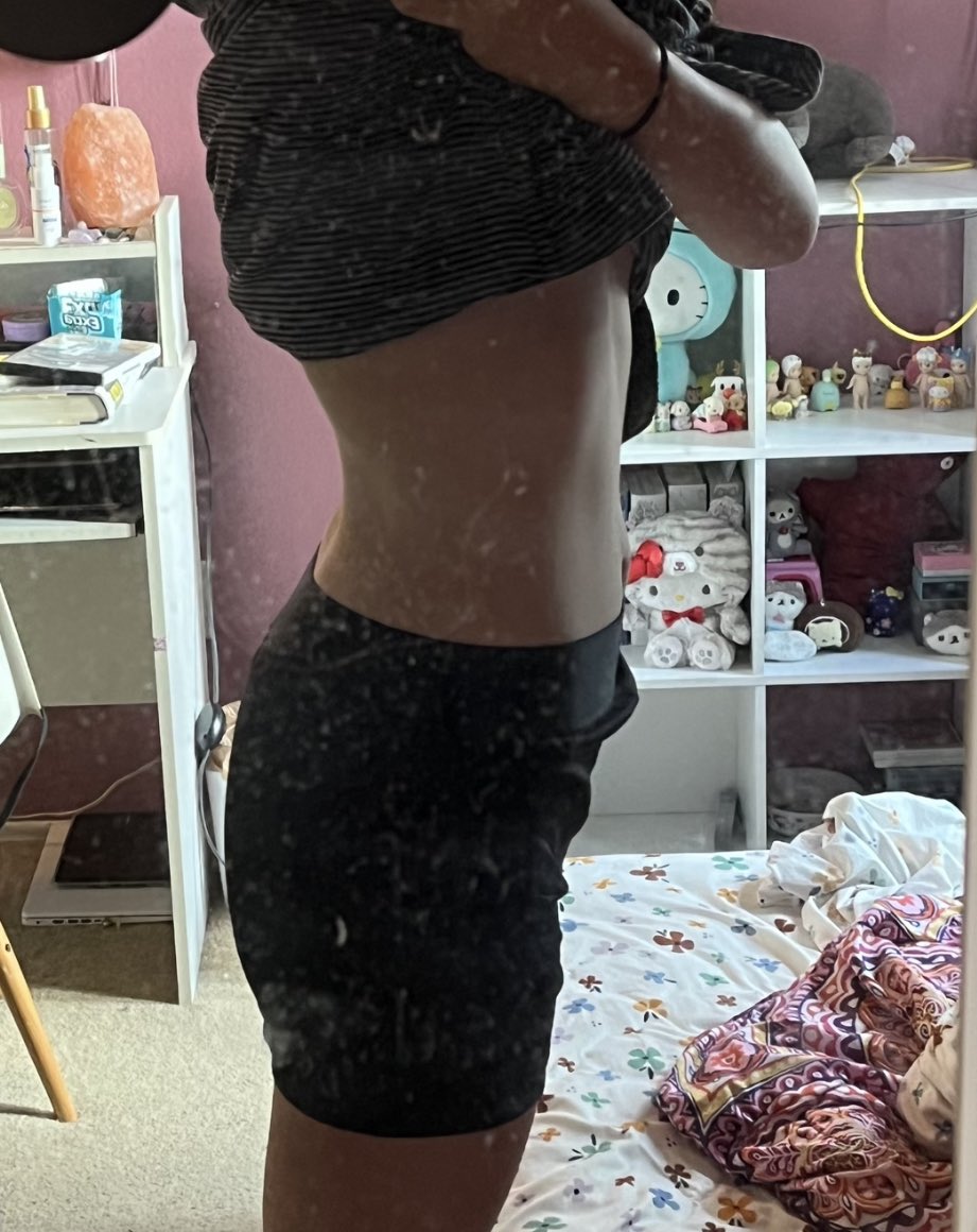 nectarinegirll's tweet photo. May 9th to yesterday 🥲 182lbs (82.7kgs) in april, 126lbs (57.2kgs) today 
Consistency is the ONLY way https://t.co/FuO3A78Zs9
