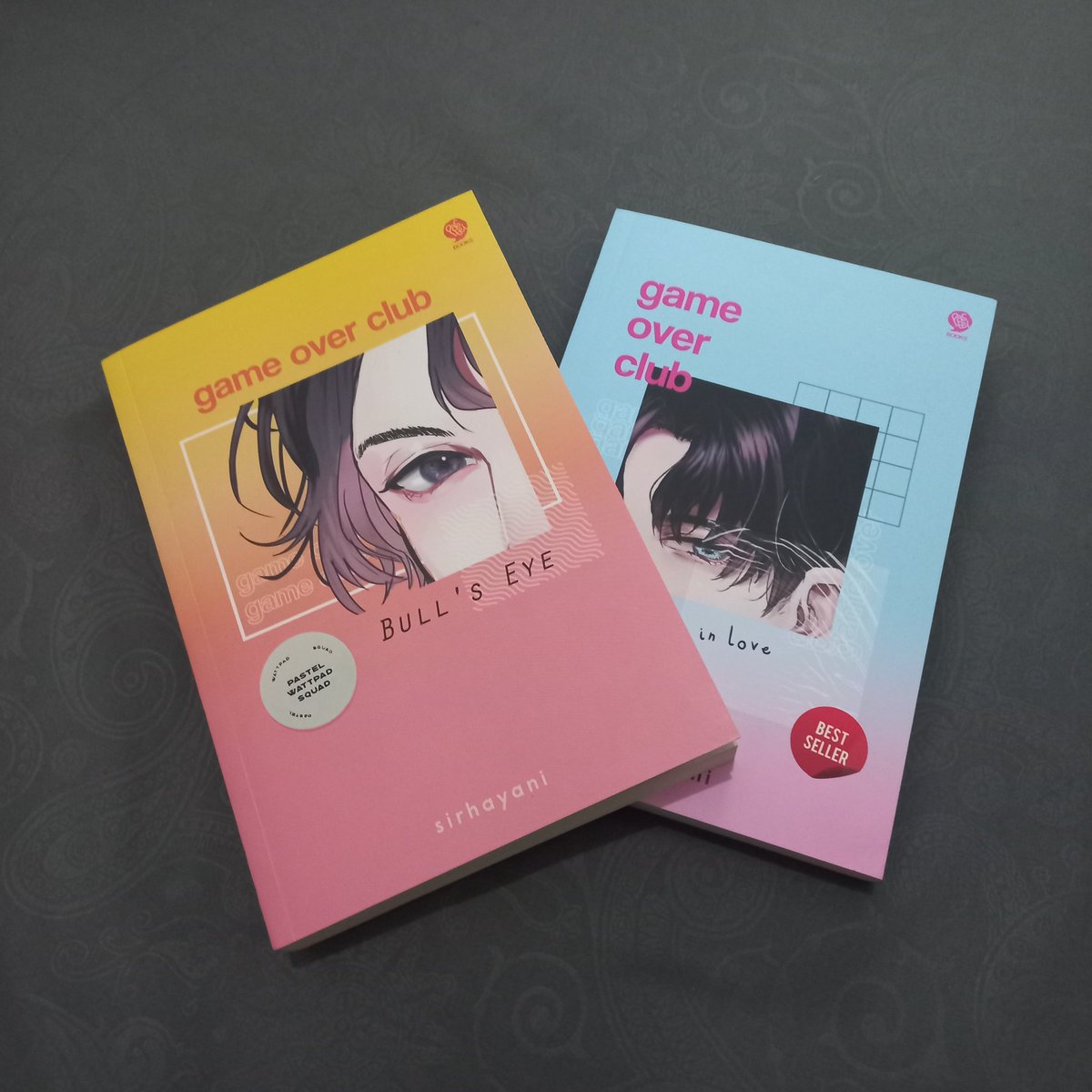 homeverbie's tweet photo. ꒰ want to sell — wts novel preloved ꒱ ˖ ࣪ !

Update novel preloved yang masih avail Game over club yaa &amp;&amp; ada ttd penulis 💗
🗯 75k
- Game over club falling in love
- Game over club bull's eye

🗯 100% ORI
🍊https://t.co/W2TEAdgXfP
📦 inc. bonus dari novelnya
💌 dm for details https://t.co/rXkDNm9MJ9
