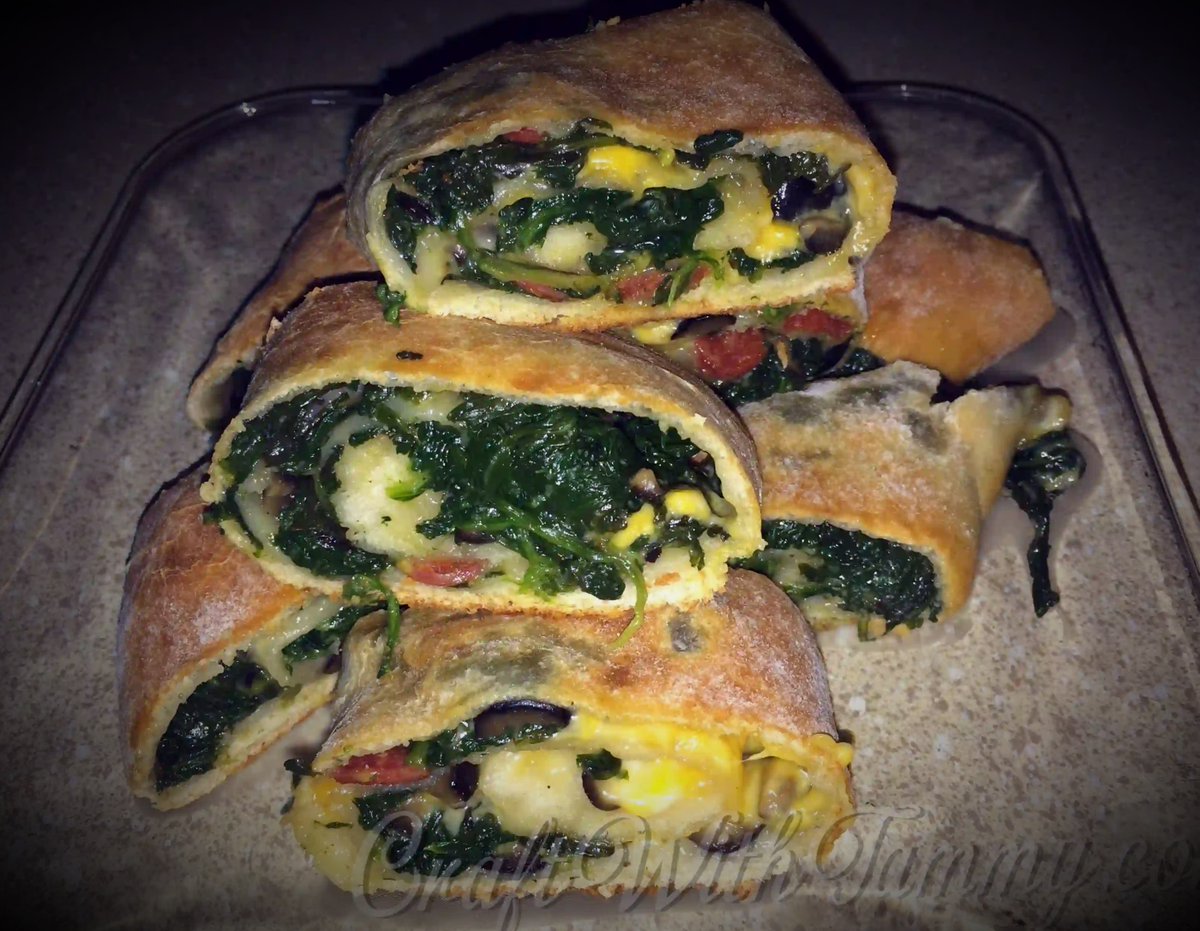 CraftwithTammy's tweet photo. "All you need for this recipe packed with spinach is pizza dough, frozen spinach, olives, garlic, red pepper flakes, olive oil and mozzarella cheese!"

Recipe: https://t.co/D8rMXyUSce
#whimpyskimpy #calzone #spinachpies #RIfood #RhodeIsland #italianbakery #eastcoastfood #foodporn https://t.co/SRcmHV7qkN