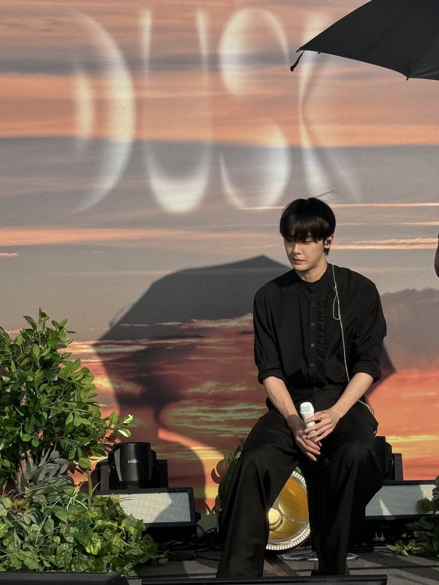 아로하~모두 축하해줘서 너무 고마워요💜
이제서야 조금 실감이 나기 시작하는 것 같아요.
좋아해주실까 잠들기 직전에도 걱정했었는데 다행이네요🫠
좋은 추억 만들어줘서 고마워요
응원해준 울 형아들도 고마워용💜