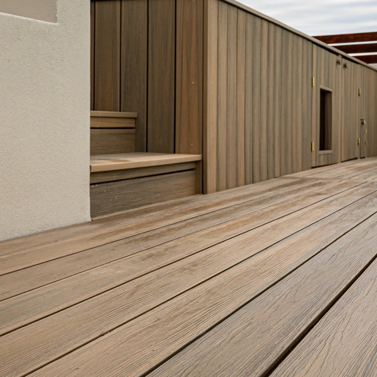 EvaLastGlobal's tweet photo. #ProTip Plan for #ProperDrainage: Ensure that your decking design includes adequate drainage to prevent water from pooling underneath the boards #ContractorAdvice #ProperDrainage #CompositeDecking #EvaLast https://t.co/WUmPxCWfyd