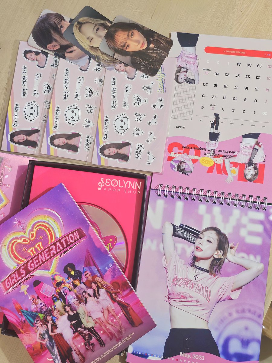 seolynnjung's tweet photo. #GirlsGeneration SNSD Debut 17th Anniversary Giveaway 🩷
❗️Will draw 5 winners of official merch via comments

✔️must follow
✔️follow our FB (https://t.co/bsC9xiogkQ)
✔️like+RT
✔️comment proofs with #SeolynnGiveaway 🩷

-end: Aug 17
-PH only
-shipping via shpee c/o, sf by winners https://t.co/IR0Au92Gf5