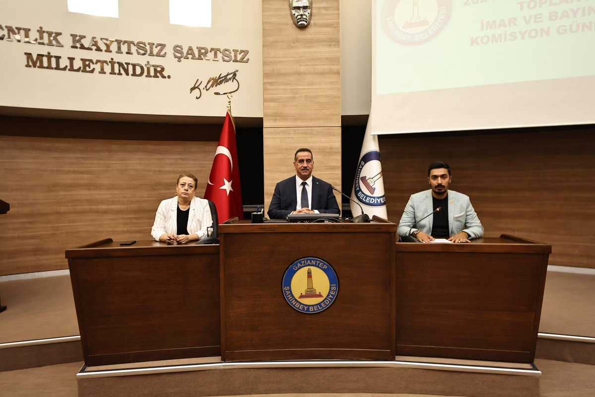 Başkan Vekilimiz <a href="/cumaguzel27/">Cuma Güzel</a> Başkanlığında ve Meclis üyelerimizin katılımıyla Ağustos ayı Meclis toplantısının ikinci oturumunu gerçekleştirdik.

Toplantıda alınan kararların ilçemize hayırlı olmasını diliyoruz.

#Şahinbey #Gaziantep