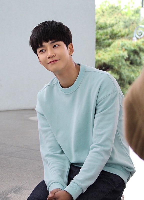 podgilaz's tweet photo. ขอให้มีคนเห็นความน่ารักแสนดีในตัวแกเยอะๆ
#우리의_여름_로운아_생일축하해 
ขอให้มีคนที่รักเพิ่มขึ้นทุกวันๆนะ
#HAPPY_ROWOON_DAY
#RowoonTurns28 https://t.co/mH9BzSGwOm