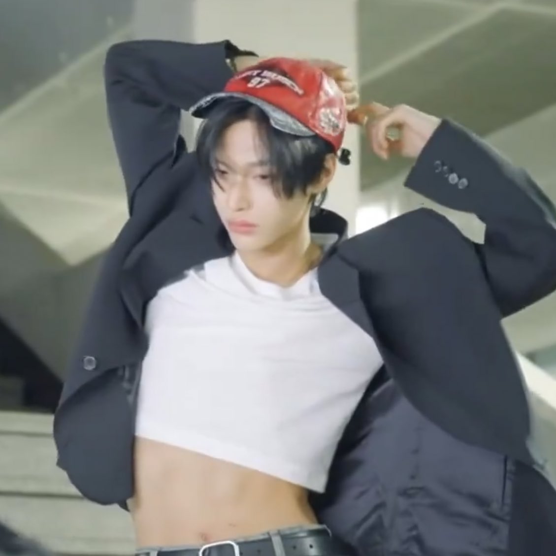myriizeness's tweet photo. there isn't a day when i don't think about park wonbin and his 27 inch waist https://t.co/h8R35wUNVo