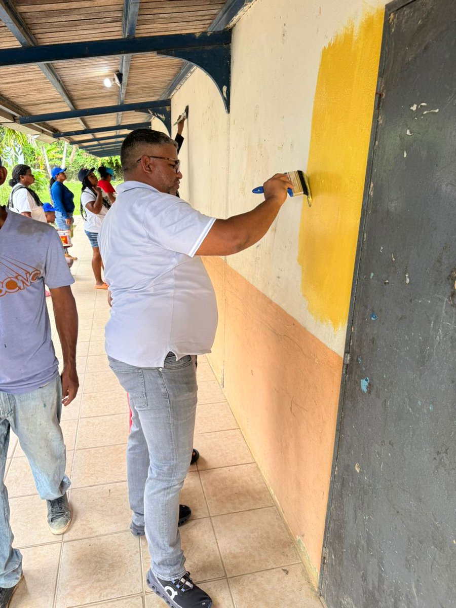 #EsNoticia || Gobierno Bolivariano realiza Embellecimiento de Aulas en la U.E. Sebastián Francisco de Miranda

➕️ Información en  🔗  wp.me/p7K3mQ-2sL

<a href="/burozalcaldia/">Alcaldía de Buroz</a> <a href="/Johan_CastroP/">Johan Castro Palacios</a>