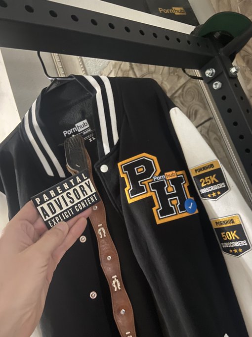 Got this belt buckle when I started filming professional porn in LA. Looks cool with my Pornhub Letterman<a href="/tag/neverforget"class="tags"><span>#neverforget</span></a>