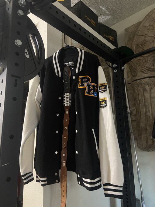 Got this belt buckle when I started filming professional porn in LA. Looks cool with my Pornhub Letterman<a href="/tag/neverforget"class="tags"><span>#neverforget</span></a>